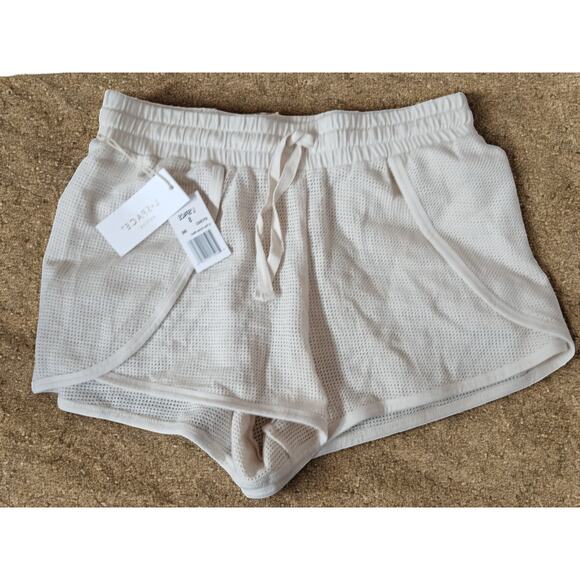 NWT - L*Space Active In Your Corner Short Bone Small - Picture 1 of 5